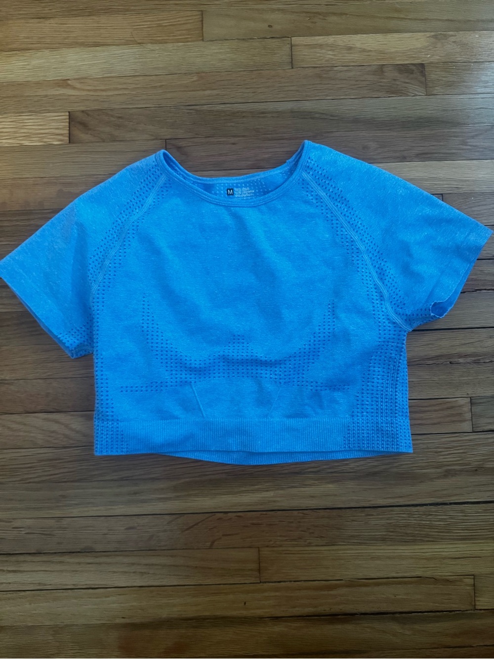 Amazon Essentials Blue Cropped Performance Tee